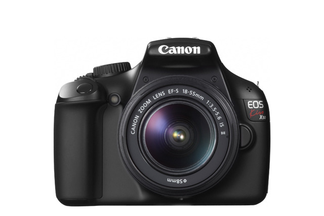 キヤノン、デジタル一眼レフ「EOS kiss X50」の発売を延期 画像