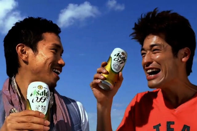 「そんなに走っていないで『オフ』しましょ」長友佑都出演の新CM 画像