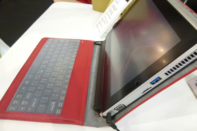 【COMPUTEX TAIPEI 2011(Vol.18):動画】キーボード収納カバーで使い勝手をアップ!GIGABYTEのタブレット「S1080」 画像