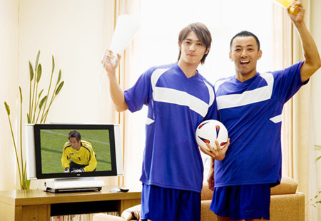 NEC、液晶一体型PC「VALUESTAR W」の新CMにサッカーの川口能活がゲスト出演 画像