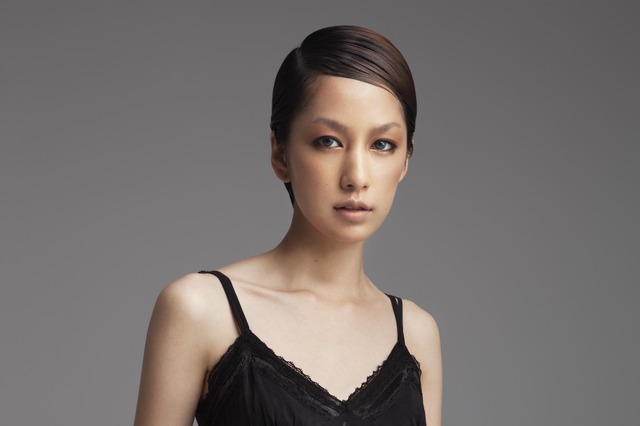 中島美嘉「NANA」以来6年ぶりのロックナンバー「LOVE IS ECSTASY」 画像