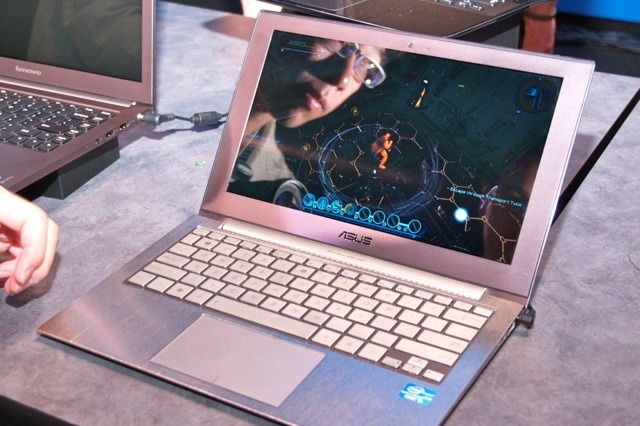 【IDF 2011（Vol.4）】開発中のプロセッサ「Haswell」搭載マシンを初公開 画像