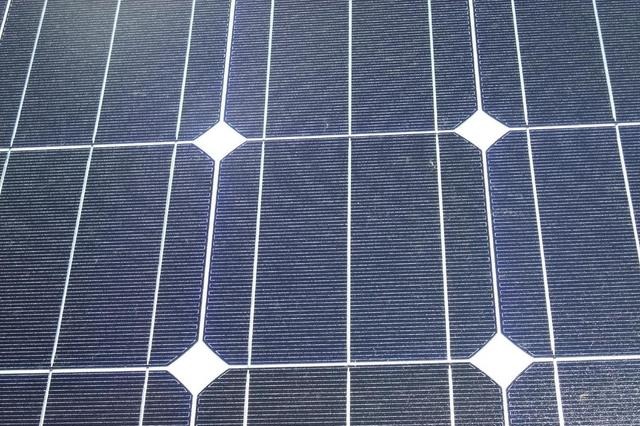 太陽光発電システムの市場規模は6500億円で前年度比70％増……矢野経済調べ  画像