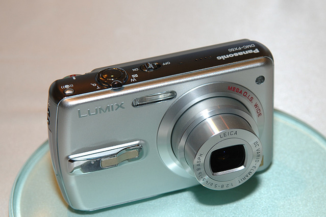 松下、広角端28mmの720万画素薄型コンパクトデジカメ「LUMIX DMC-FX50/FX07」 画像