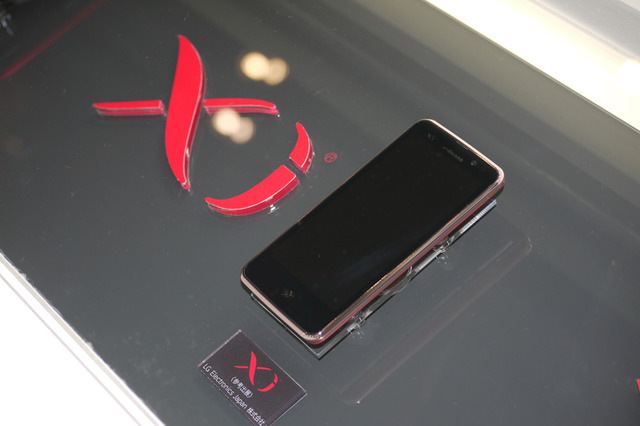 【CEATEC 2011(Vol.27)】NTTドコモ、LTEサービス「Xi」対応スマートフォン4機種を参考展示 画像