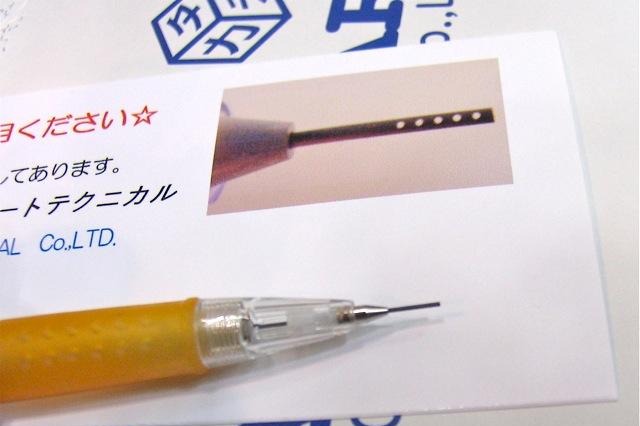 ［産業交流展11］シャーペンの芯に穴開け＆0.02mmのメッシュ 画像