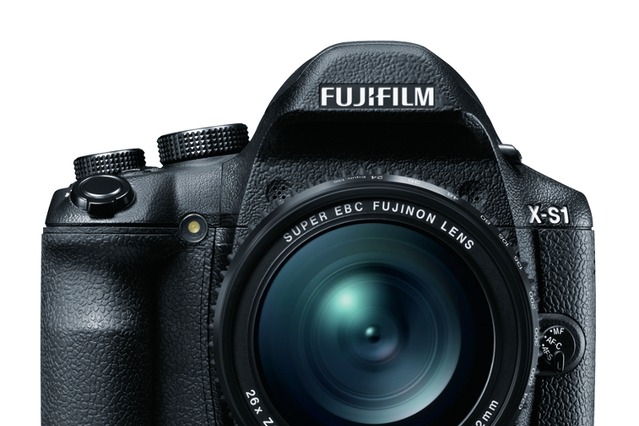 富士フイルム、レンズ交換不要の26倍ロングズームが可能なプレミアムコンパクトデジカメ「FUJIFILM X-S1」 画像