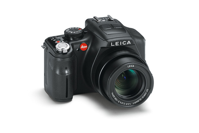 ライカ、光学24倍ズームとバリアングル液晶を搭載するデジタルカメラ 画像