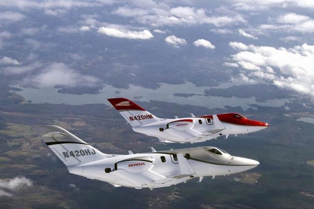 ホンダジェット量産型3号機が初飛行に成功 画像