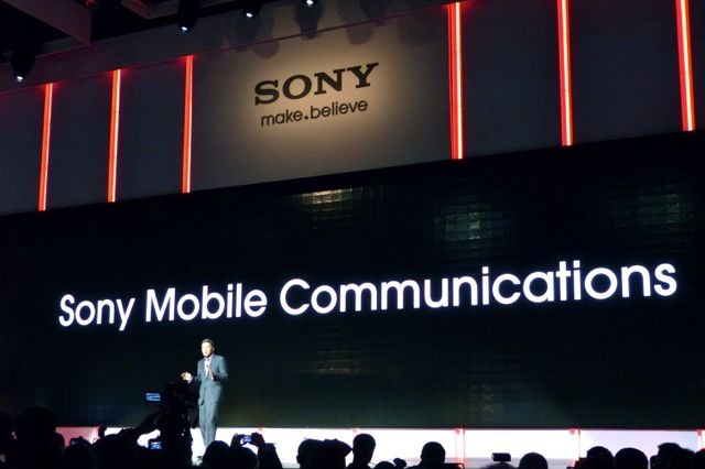 【CES 2012】“SONY”ロゴに替わったXperiaシリーズの新製品がブースに登場！  画像