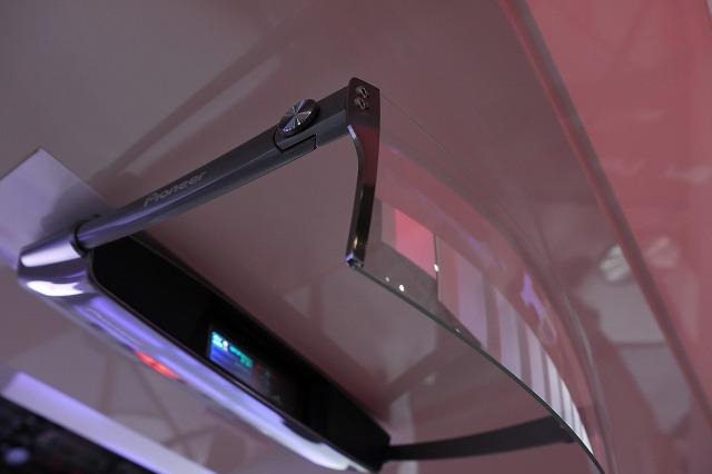 【CES 2012】パイオニア、車内で音声によるインターネット操作の体験コーナーを設置 画像