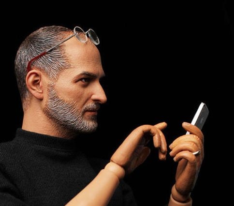 ジョブズ氏のフィギュア販売自粛、アップルからの警告うけ中国企業が発表 画像
