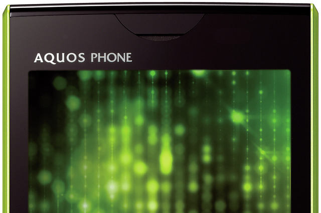ソフトバンク、バッテリー消費を自動で抑える防水スマホ「AQUOS PHONE 103SH」を20日に発売 画像