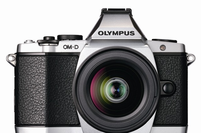 オリンパス、往年の名機を継ぐマイクロ一眼「OLYMPUS OM-D」……5軸手ブレ補正機能搭載 画像