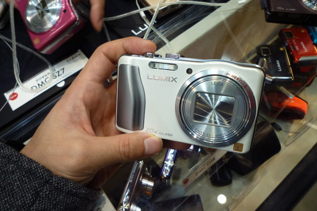 【CP＋ 2012(Vol.14)】地図情報と連携する「旅カメラ」……パナソニック、LUMIX「TZ30」 画像