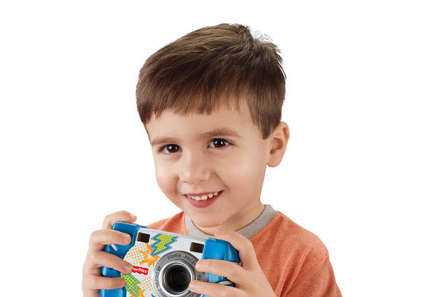 耐衝撃素材で落としても安心！　小型・軽量の子供向けデジカメが登場 画像