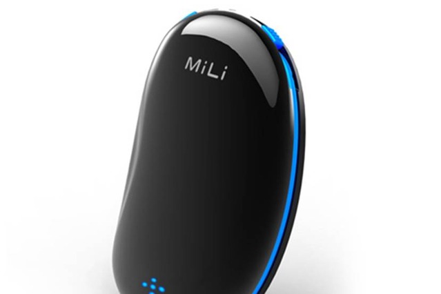 ケーブル収納のスマホ用小型バッテリ、スマホとパソコンをつなぐ充電ケーブル兼用 画像