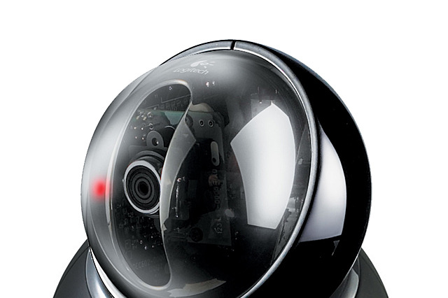 ロジクール、顔の動きを自動的に追跡する130万画素Webカメラ「Qcam Orbit MP」 画像