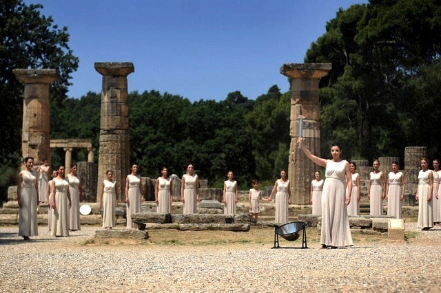 ロンドン・オリンピック、聖火リレーが出発 画像