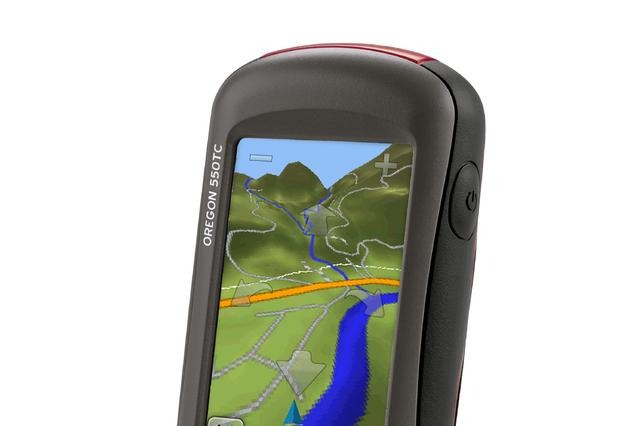 GARMIN、カメラ搭載のハンディGPS「Oregon 550TC」が登場  画像