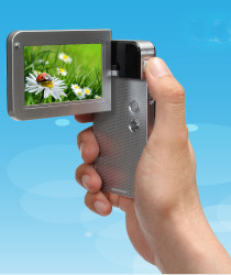 1台でUstreamにライブ配信できるポケットカメラ「My Broadcast」 画像