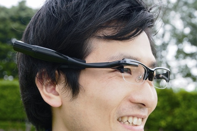 オリンパス、メガネ装着式のウェアラブルディスプレイを発表……スマホ連携も 画像