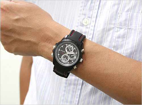 動画・静止画が撮影できる腕時計型デジタルビデオカメラ……音声の録音にも対応 画像