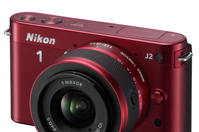 ニコン、6色展開のミラーレス一眼「Nikon 1 J2」……2.5倍交換レンズや防水ケースも 画像