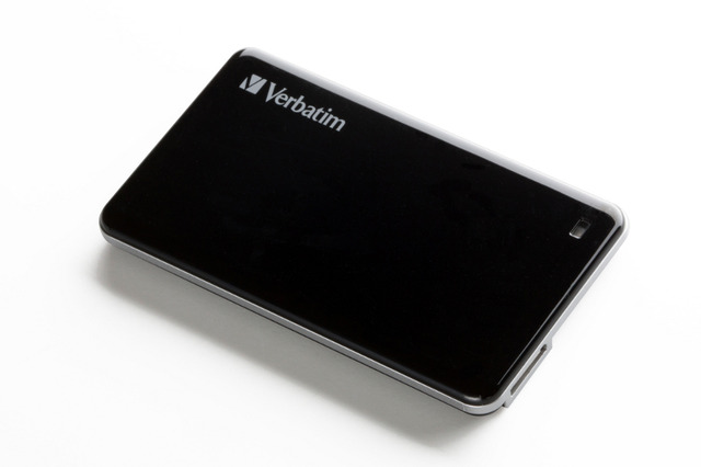 重さ42g・薄さ9mmで軽量・小型なカードタイプの外付けSSD……USB3.0対応 画像
