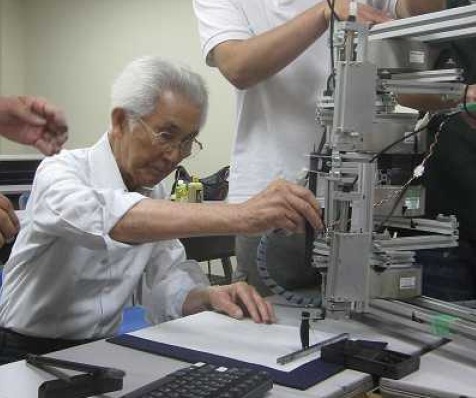 慶大、達人の筆使いを忠実再現するシステム開発……熟練技能の保存・伝承が可能に 画像