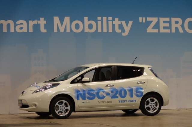 【CEATEC 2012 Vol.35：動画】日産の自動運転テストカー……スマホからの指示で駐車 画像