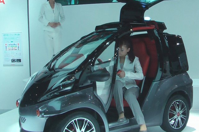 【CEATEC 2012 Vol.32：動画】スマホと連携！トヨタの近未来モデル「Smart INSECT」 画像