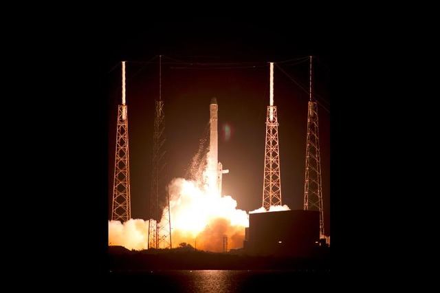 民間宇宙輸送ロケット「ドラゴン」が宇宙ステーション到着［動画］ 画像