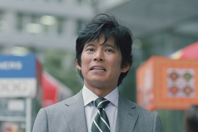 織田裕二、「東京ラブストーリー」を“再現”した新CMであの“ハマリ役”再び 画像