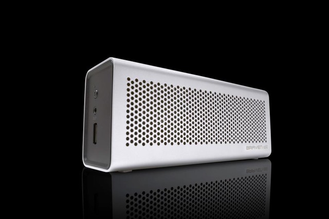 マイク内蔵でスマホのハンズフリー通話も可能なBluetoothスピーカー2機種  画像