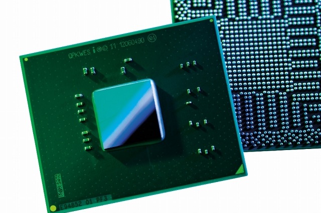 インテル、超低消費電力のサーバー用プロセッサー「Atom S1200」ファミリー発表 画像
