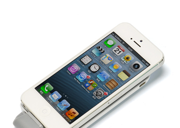 Lightning端子装備で吸盤付きiPhone 5用外付けバッテリ 画像
