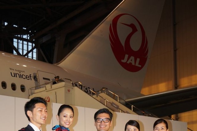 JAL新制服を初披露…2013年度上期より導入 画像