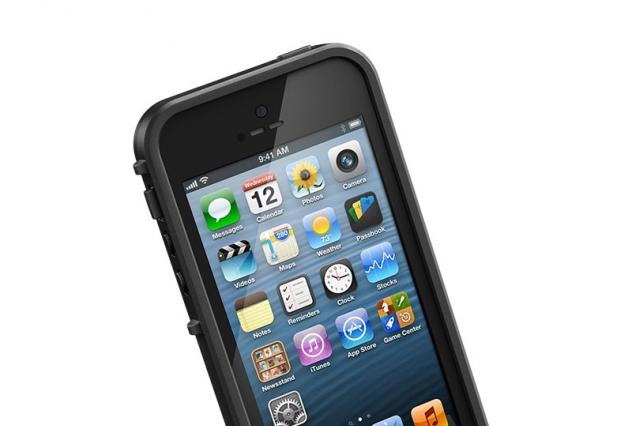 IP-68クリアで防水、防塵、耐衝撃性を備えた“最強”iPhone 5専用クリアケース8,400円  画像