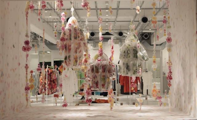 金沢21世紀美術館にて、津村耕佑「ファイナルホーム（FINAL HOME）」展開催。衣服の意味を問い直す 画像