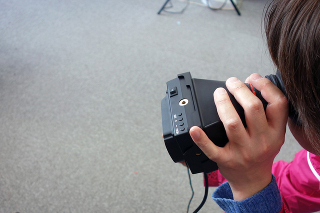 デジカメで被写体が見にくい場合に使える外付け電子ビューファインダー 画像