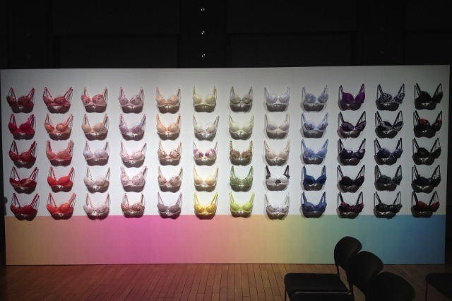 「見た目年齢」に差をつけるバストとメーク……ワコール＆資生堂 画像