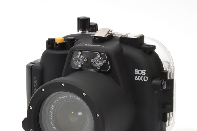 デジタル一眼レフ「EOS Kiss X5」で水中撮影！ 水深40m対応の防水ケース 画像