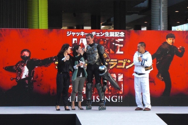 ローラースーツでお台場を駆ける……『ライジング・ドラゴン』アクション［動画］ 画像