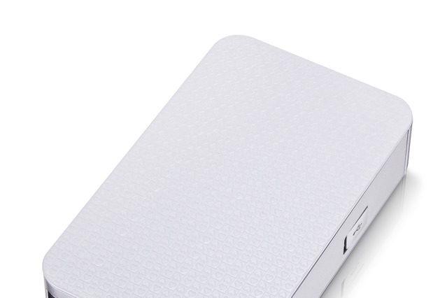LG、手のひらサイズのモバイルフォトプリンター「Pocket photo」 画像