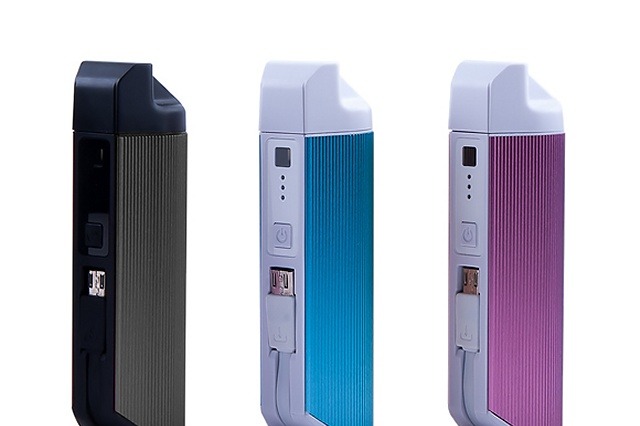 microSDHCカードリーダー付きのモバイルバッテリ「Power Pond Plus」 画像