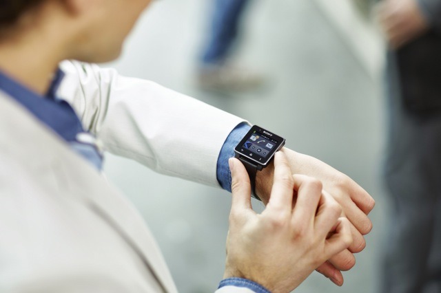 ソニー『SmartWatch 2』を発表……手首でスマホを操作 画像
