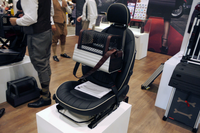 【Interpets 2013 Vol.6】ドライブにもショッピングにも持ち歩ける?スイスからキャリーバッグ参入 画像