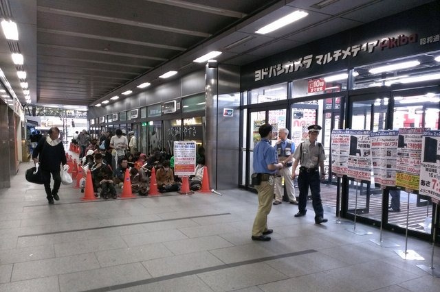 PS4予約受付開始！…実店舗とネットの状況 画像