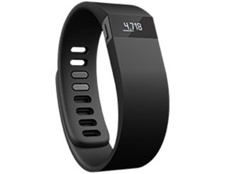 ディスプレイも搭載！　ソフトバンク、スマホと連携するリストバンド型健康管理デバイス「Fitbit Force」 画像